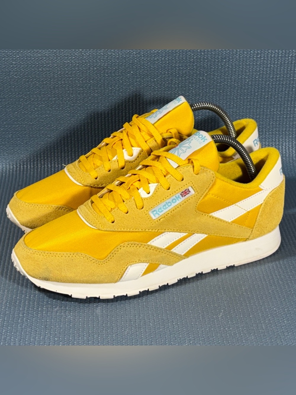REEBOK Classic Yellow Nylon Summertime Women’s Shoes Size 10